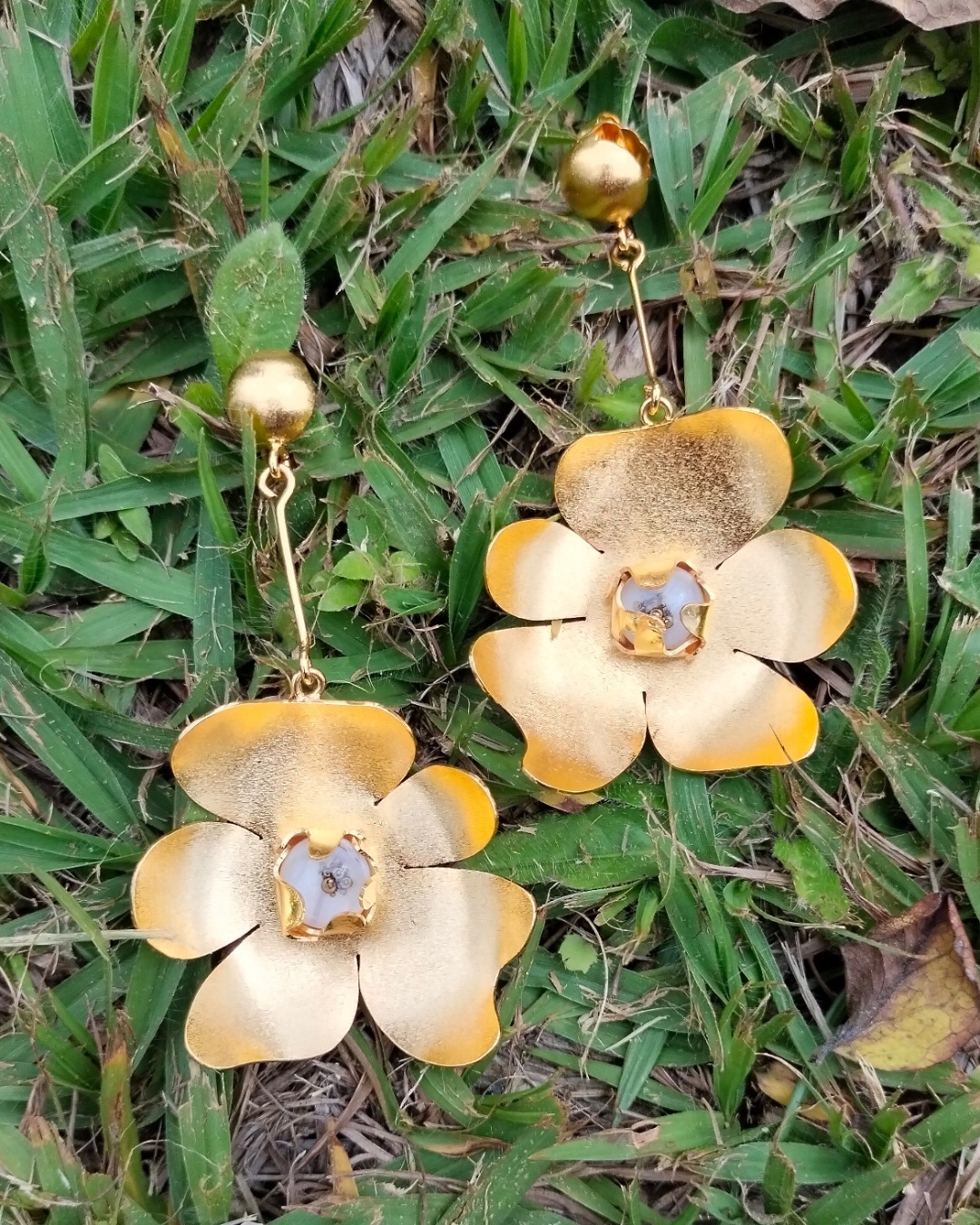 Aretes flor irregular