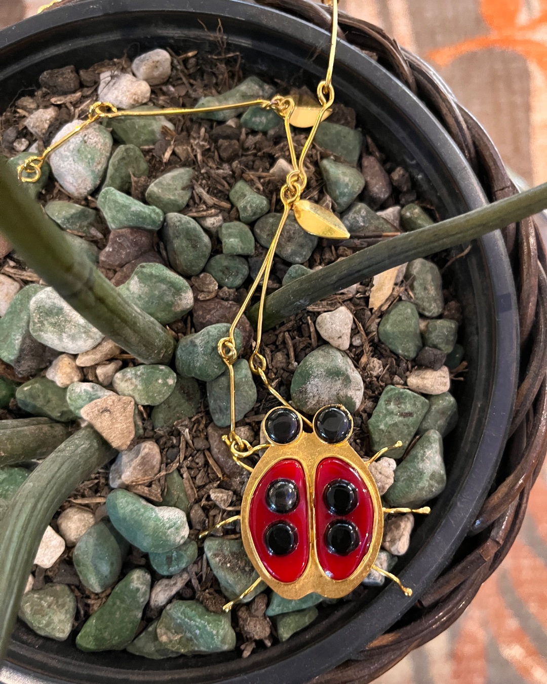 Collar mariquita
